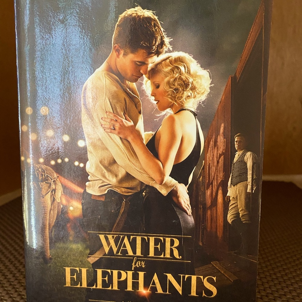 Water for elephants novel written by Sara Gruen